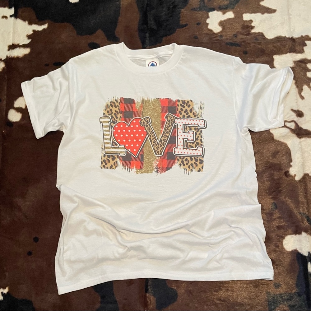 “Love” Tee!